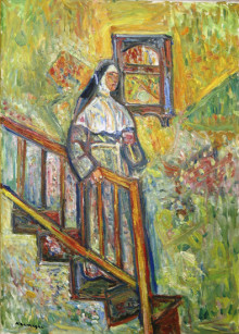 Монахиня, спускающаяся по лестнице