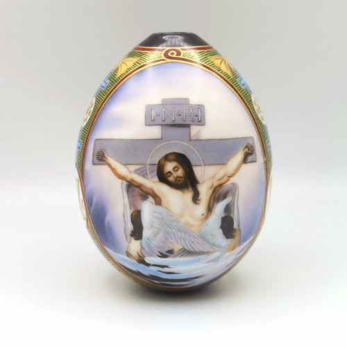 Пасхальное яйцо с образом распятого Иисуса Христа по эскизу В. М. Васнецова
