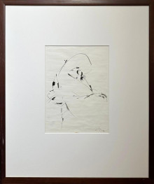 Девушка у столика